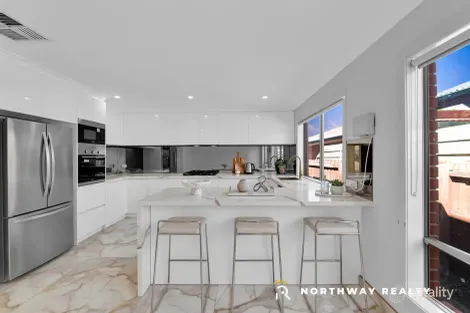 Property photo of 6 Hydra Court Roxburgh Park VIC 3064