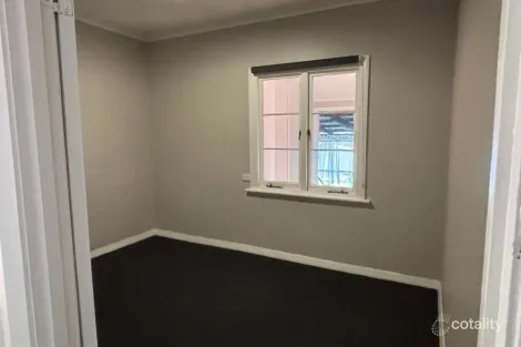 Property photo of 20 Gladstone Crescent Collie WA 6225