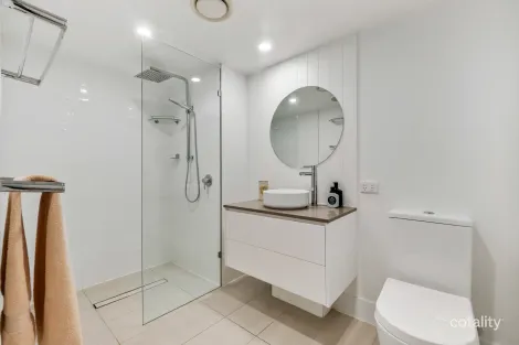 Property photo of 304/36 Macdonald Street Kangaroo Point QLD 4169