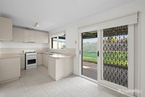 Property photo of 3 Zircon Close Narre Warren VIC 3805