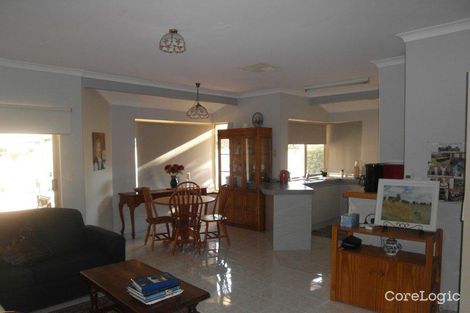 Property photo of 20 Guinivere Way Camillo WA 6111
