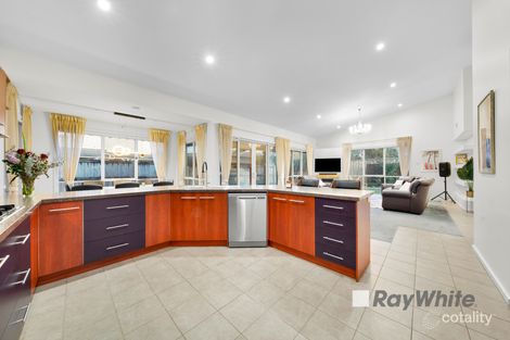 Property photo of 2 Fabriano Place Narre Warren South VIC 3805