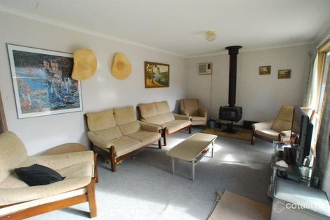 Property photo of 5 Centre Road Loch Sport VIC 3851