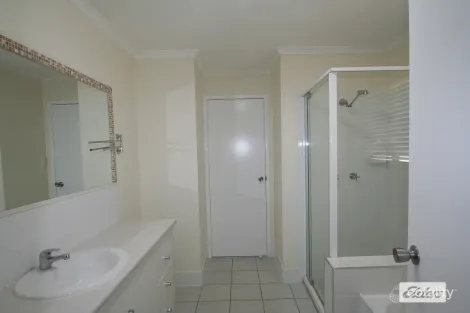 Property photo of 73 Staal Crescent Emerald QLD 4720