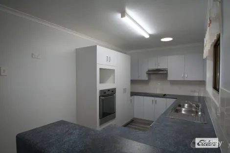 Property photo of 73 Staal Crescent Emerald QLD 4720