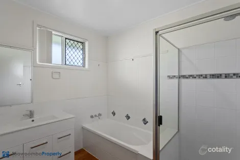 Property photo of 48 Fitzpatrick Street Wilsonton QLD 4350