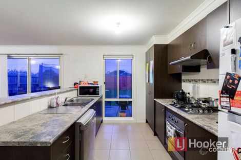 Property photo of 31 Wakenshaw Crescent Pakenham VIC 3810