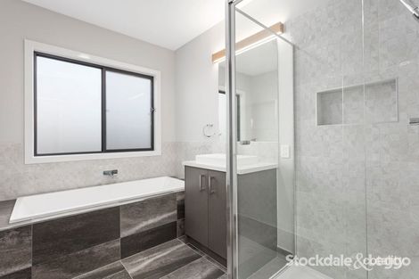 Property photo of 8 Sailfish Crescent Curlewis VIC 3222