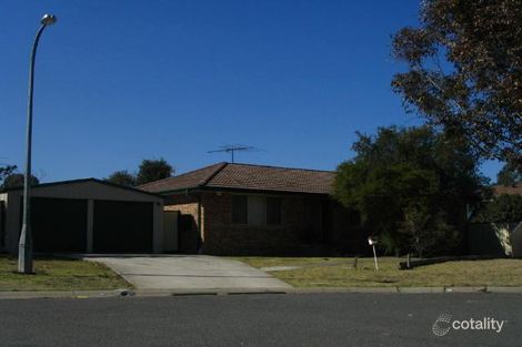 11 Naoli Pl, St Clair, NSW 2759