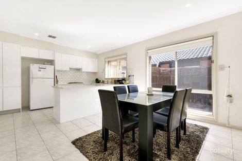 Property photo of 18 Packard Course Mill Park VIC 3082