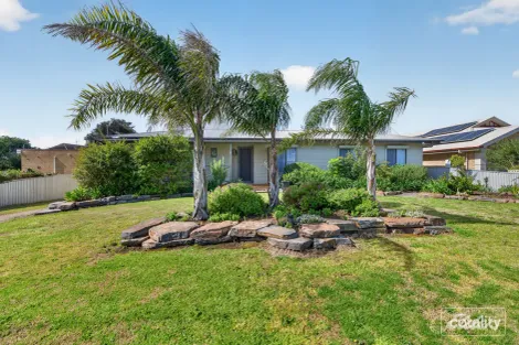 10 MERRETT AVE, GOOLWA BEACH, SA 5214
