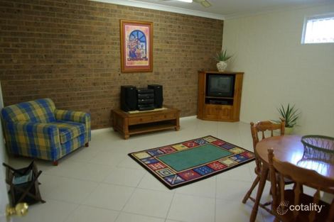 Property photo of 8 Kyalla Place Bourkelands NSW 2650