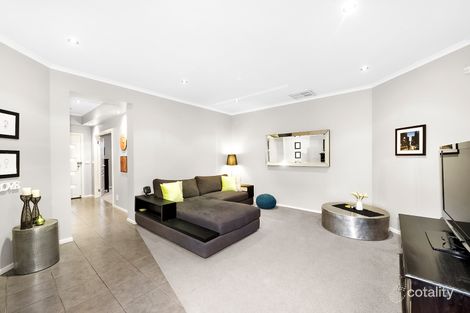 Property photo of 8 Perth Court Gowanbrae VIC 3043