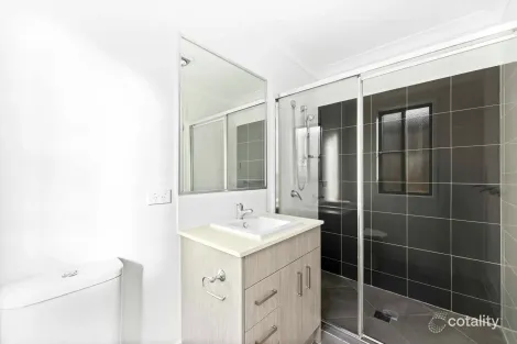 Property photo of 2/83 Sanctuary Drive Cranley QLD 4350