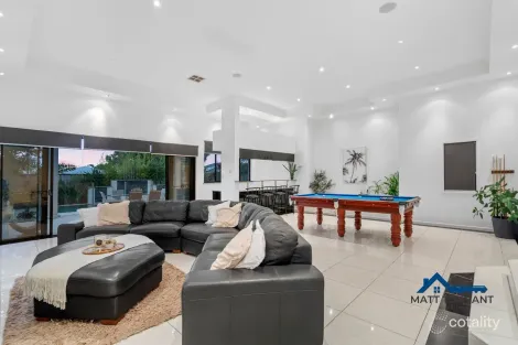 Property photo of 2 Bribie Close Redland Bay QLD 4165