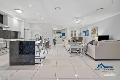 Property photo of 2 Bribie Close Redland Bay QLD 4165