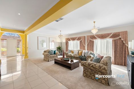 Property photo of 23 Frangipani Close Endeavour Hills VIC 3802