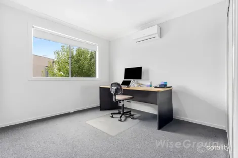 Property photo of 4 Helensburch Passage Cranbourne West VIC 3977