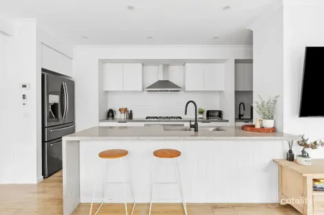 Property photo of 15 Pollen Street Mount Duneed VIC 3217