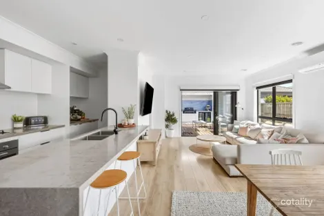 15 Pollen St, Mount Duneed, VIC 3217