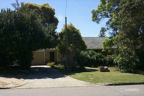 13 Young St, Melville, WA 6156