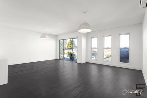 Property photo of 1/121 McKinnon Road McKinnon VIC 3204