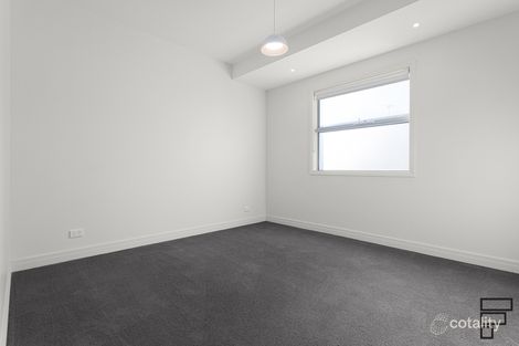 Property photo of 1/121 McKinnon Road McKinnon VIC 3204