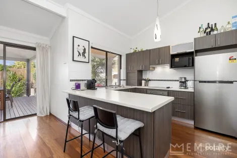 5/6 Mount Henry Rd, Como, WA 6152