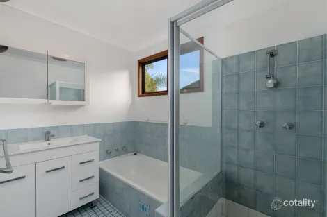 Property photo of 20 Macgregor Street Wyoming NSW 2250