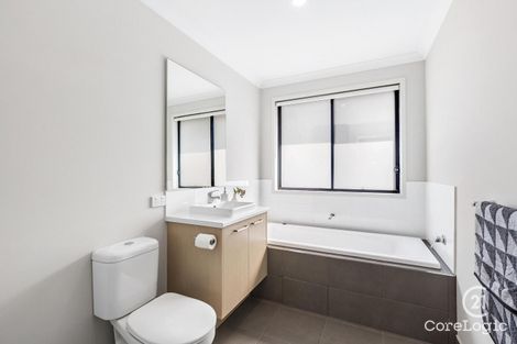 Property photo of 28 Bowling Avenue Point Cook VIC 3030