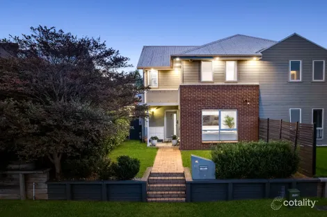 18 St Simon Cl, Blair Athol, NSW 2560