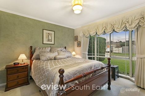Property photo of 2 Milton Place Narre Warren South VIC 3805
