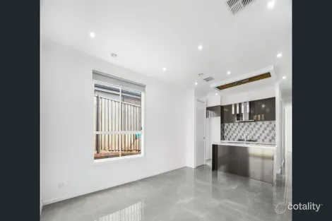 Property photo of 7 Fewster Circuit Mickleham VIC 3064