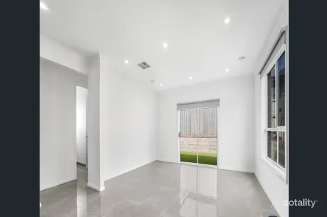 Property photo of 7 Fewster Circuit Mickleham VIC 3064