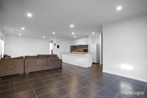 Property photo of 6 Cartwright Grove Cranbourne East VIC 3977