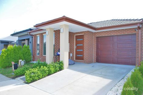 5 Swallowtail Ave, Clyde North, VIC 3978