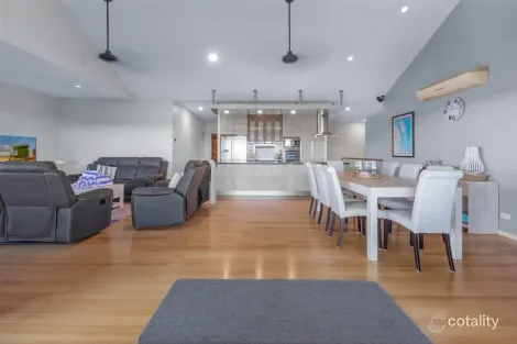 Property photo of 7 Shutehaven Close Shute Harbour QLD 4802