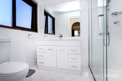 Property photo of 26 Rudstone Bend Greenvale VIC 3059