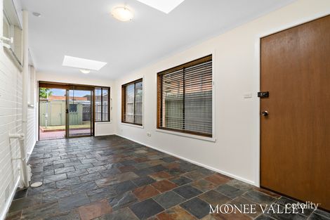 Property photo of 18 Riviera Road Avondale Heights VIC 3034