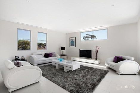 Property photo of 6B Holland Grove Caulfield North VIC 3161