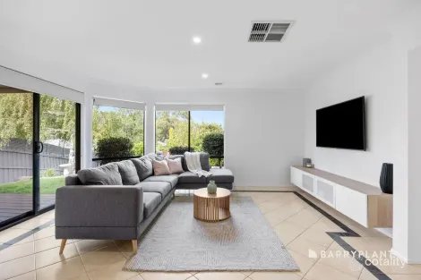 Property photo of 18 Plover Way Whittlesea VIC 3757