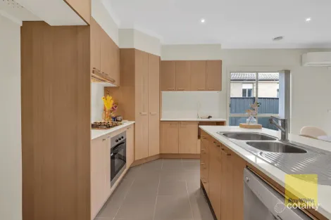 Property photo of 1/1 Beaurepaire Drive Point Cook VIC 3030