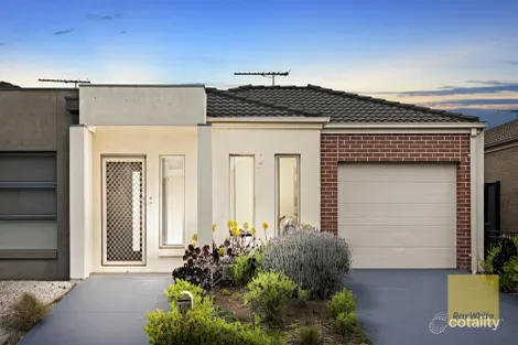 Property photo of 1/1 Beaurepaire Drive Point Cook VIC 3030