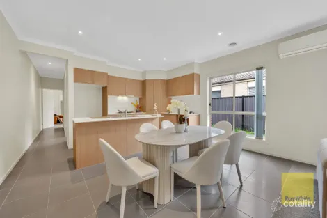 Property photo of 1/1 Beaurepaire Drive Point Cook VIC 3030