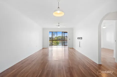 Property photo of 2/43 Karbunya Street Mermaid Waters QLD 4218