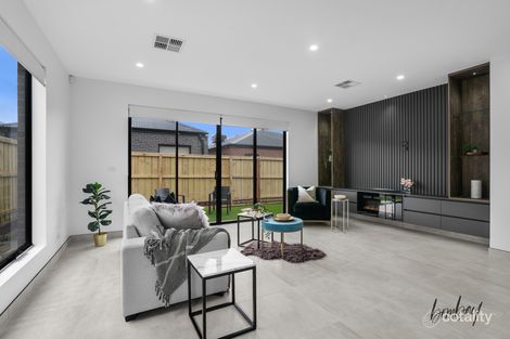 Property photo of 9 Paprika Parade Mickleham VIC 3064