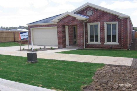8 Carradale St, Waurn Ponds, VIC 3216