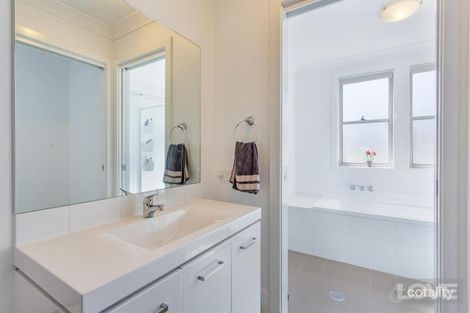 Property photo of 5/8 Angophora Drive Warabrook NSW 2304