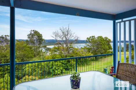 9 BEACH ST, TATHRA, NSW 2550