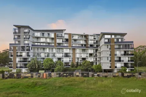 806d/2 Calabria Lane, Prairiewood, NSW 2176